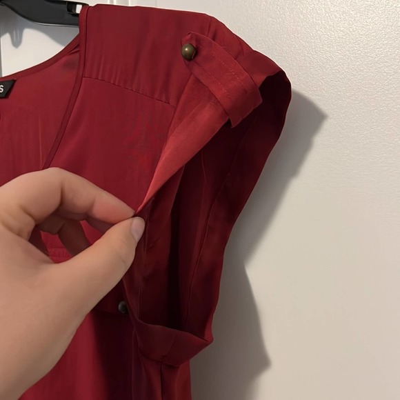 Express Burgundy M Cuffed Cap Sleeve Blouse - Picture 6 of 10